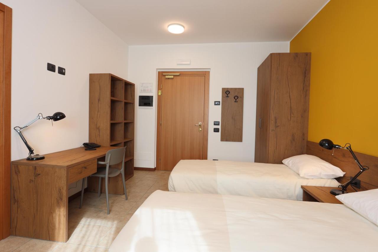 Corte Milano Rozzano Bagian luar foto