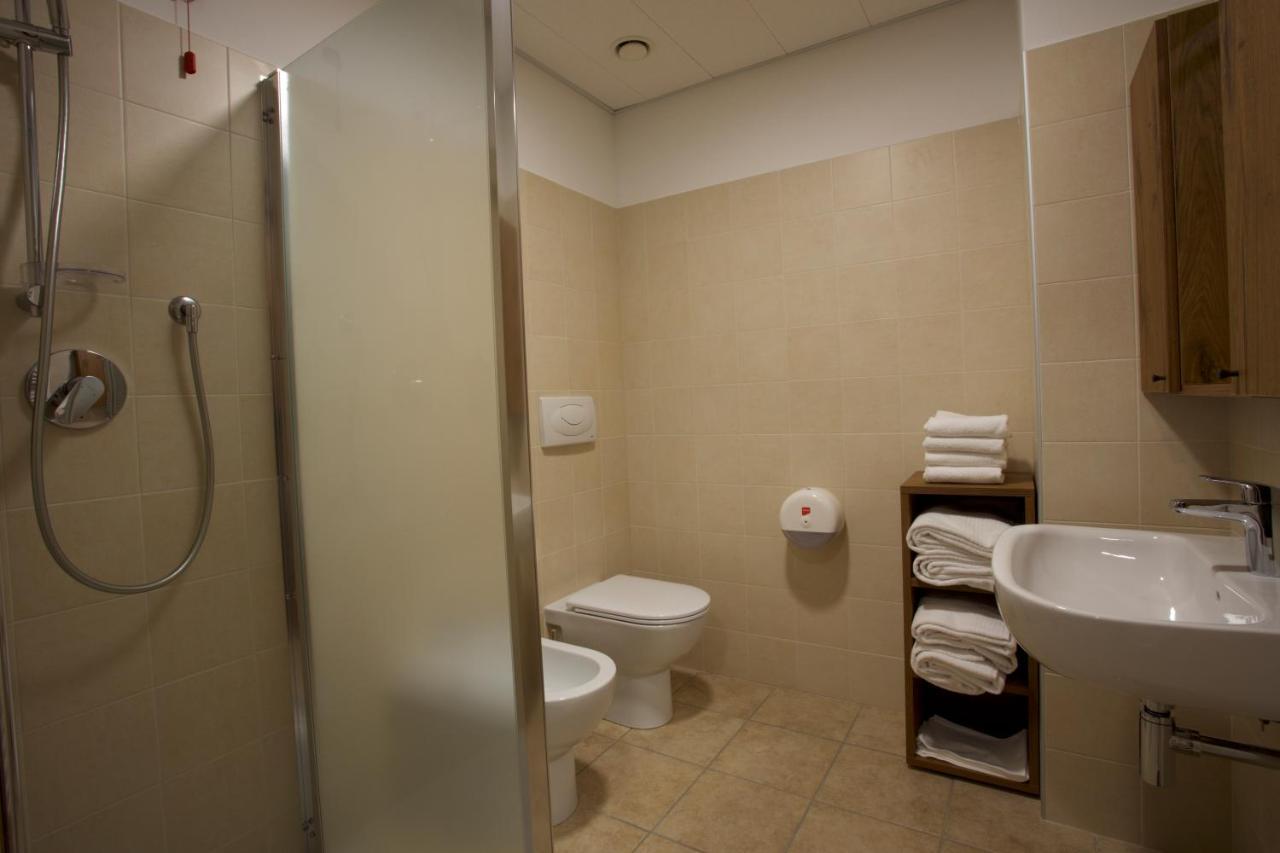 Corte Milano Rozzano Bagian luar foto