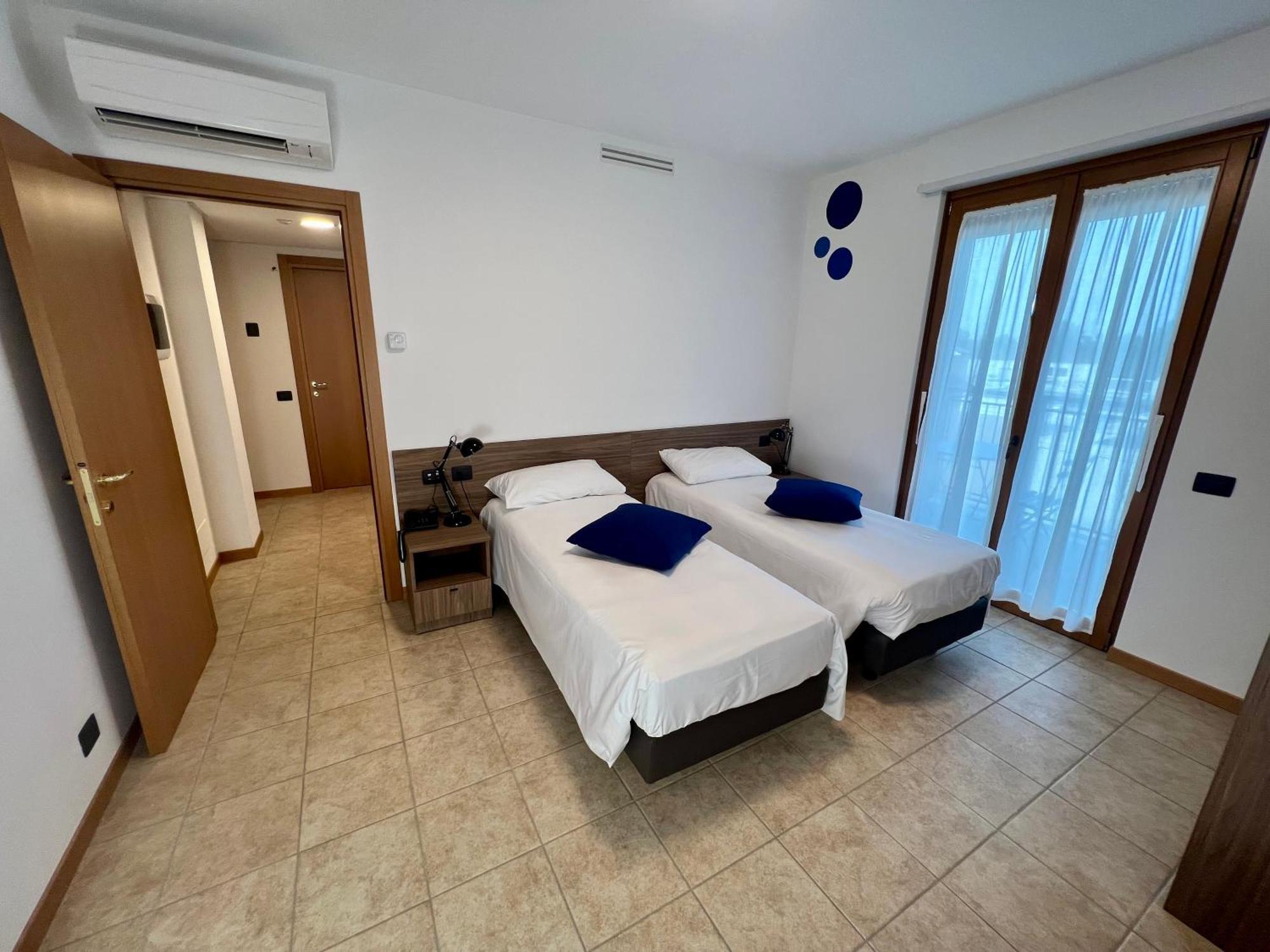 Corte Milano Rozzano Bagian luar foto